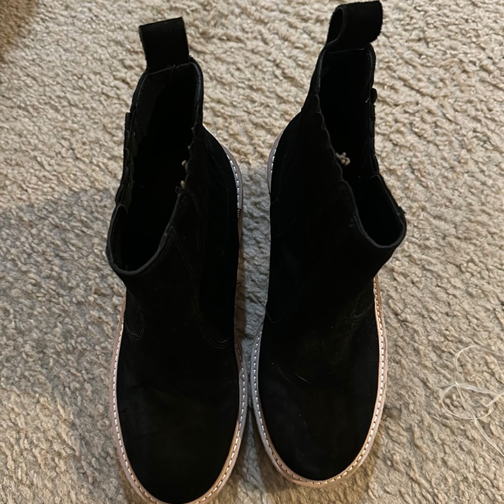 Gianni Bino boots size 8